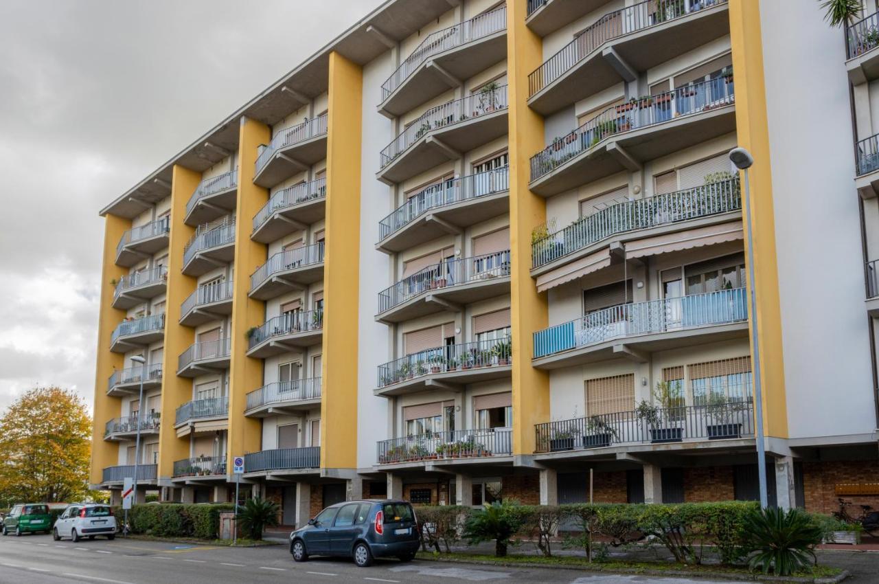 Lucca Roomy Apartment With Balcony And Parking! Exterior foto